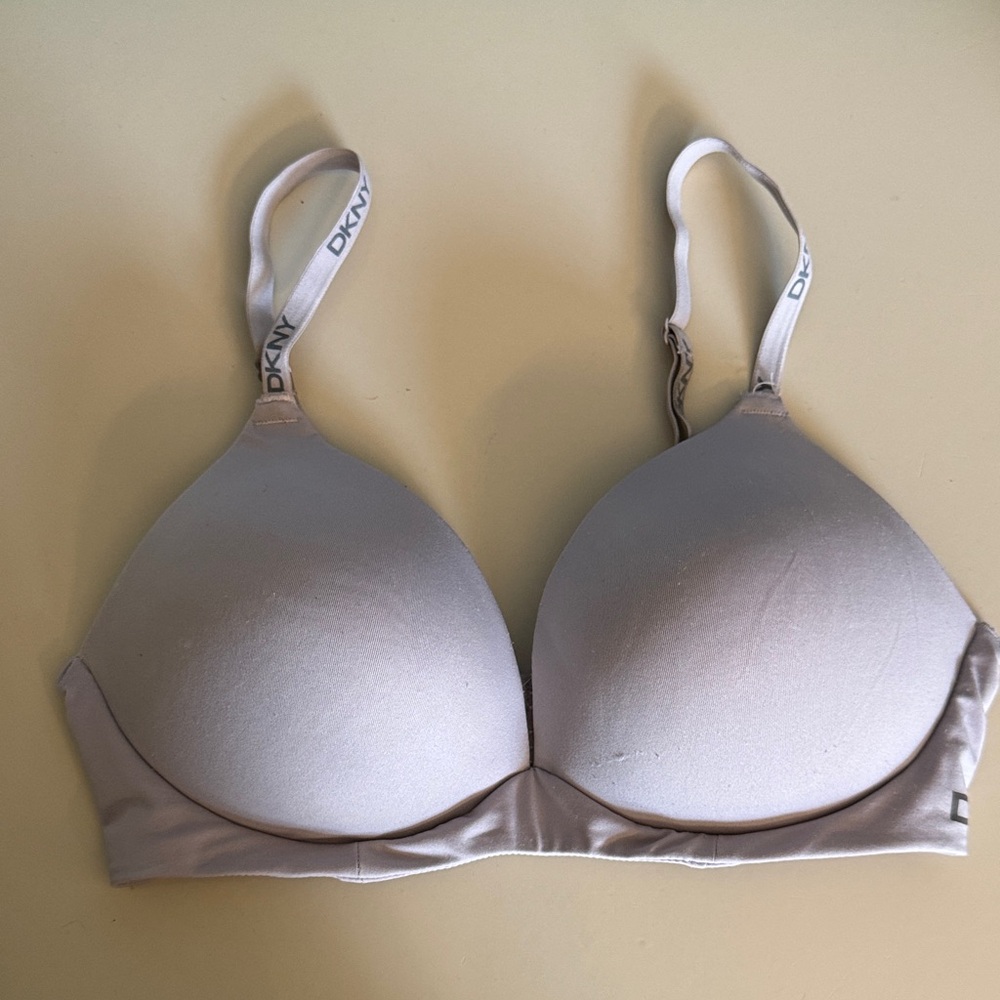 DKNY Women's grey wireless t shirt Bra 34C